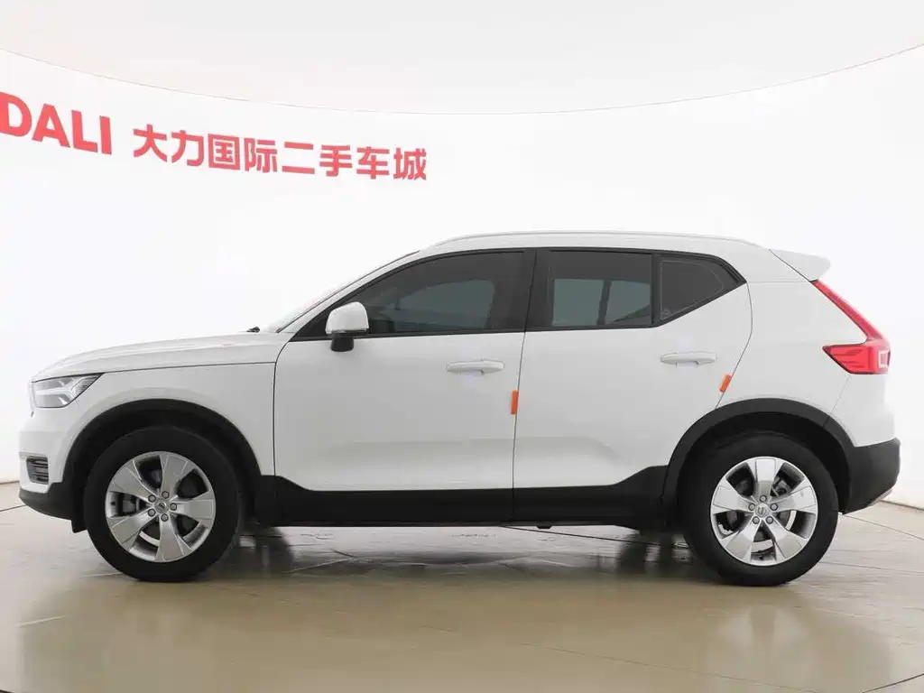Volvo XC40 2021 — фото 5