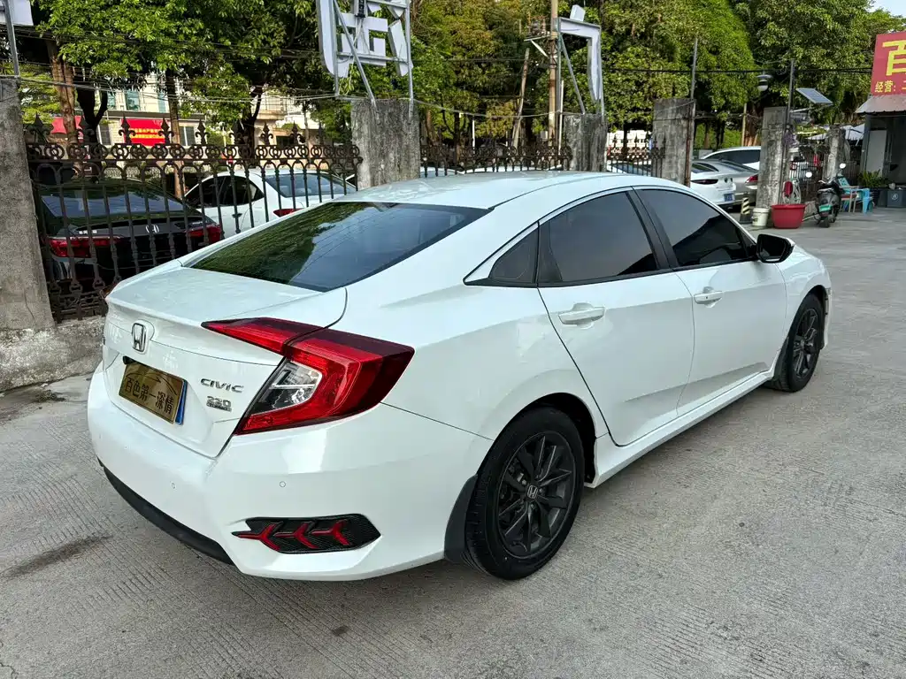 Honda Civic 2020 — фото 9