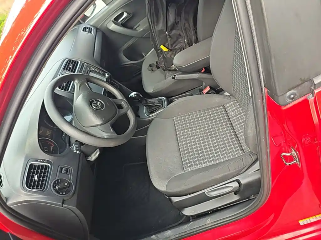 Volkswagen Polo 2015 — фото 15