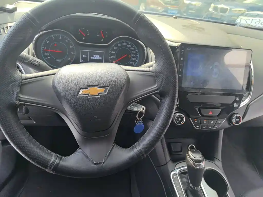Chevrolet Cruze 2017 — фото 10