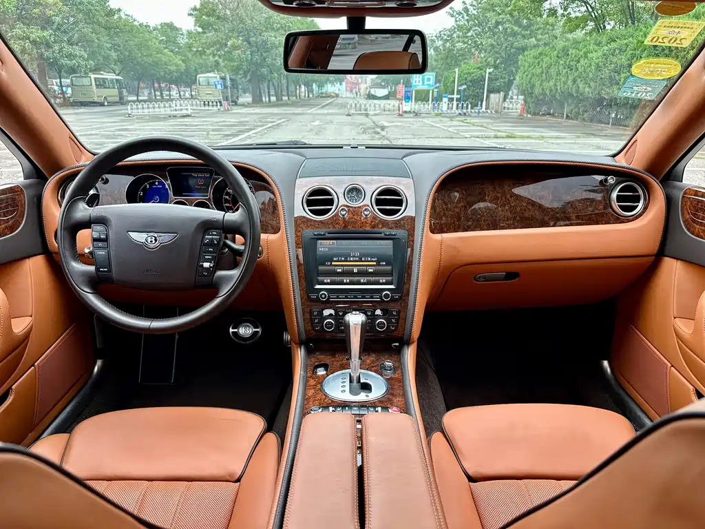 Bentley Flying Spur 2012 — фото 41