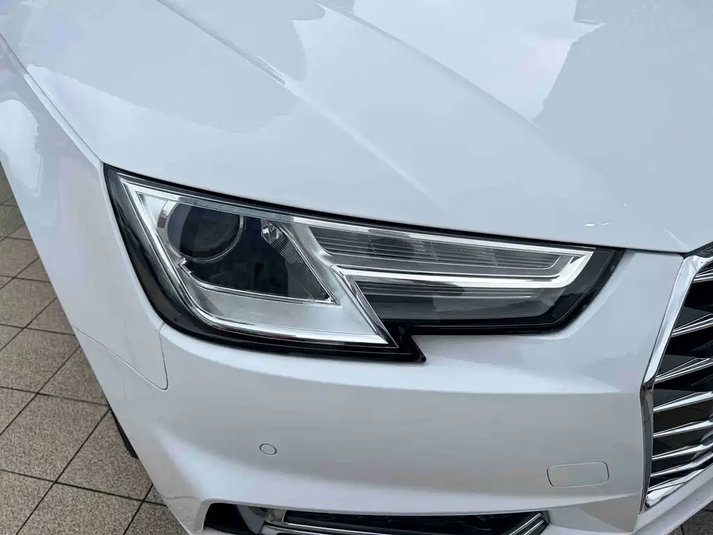 Audi A4L 2019