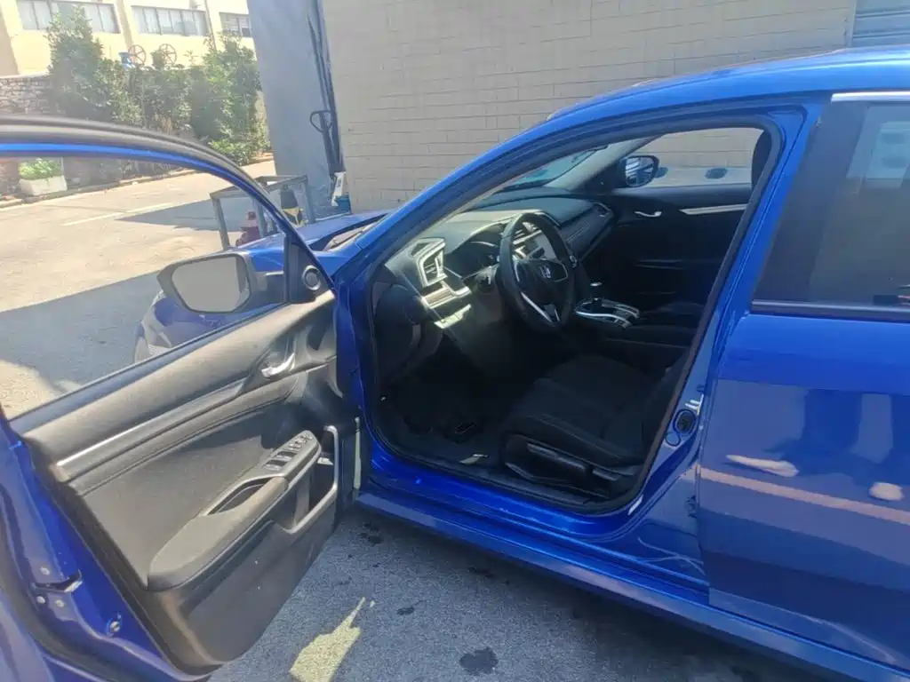 Honda Civic 2019 — фото 12