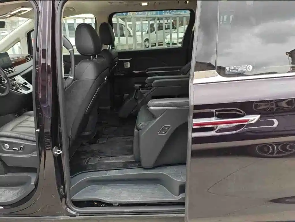Hongqi HQ9 PHEV 2024
