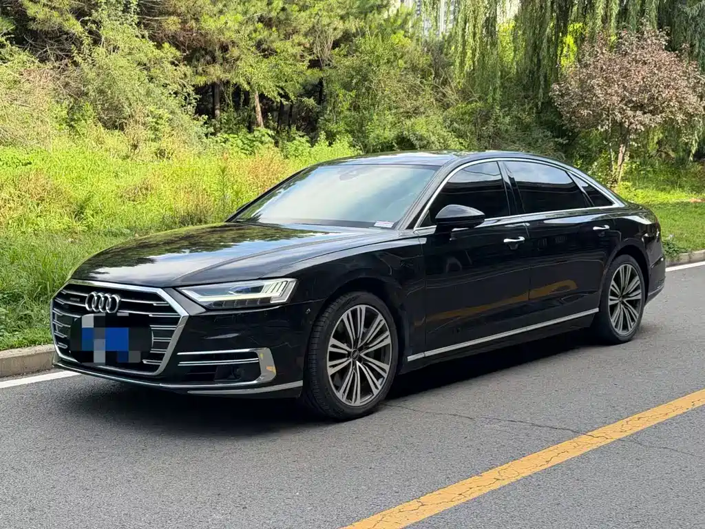 Audi A8 2022 — фото 2