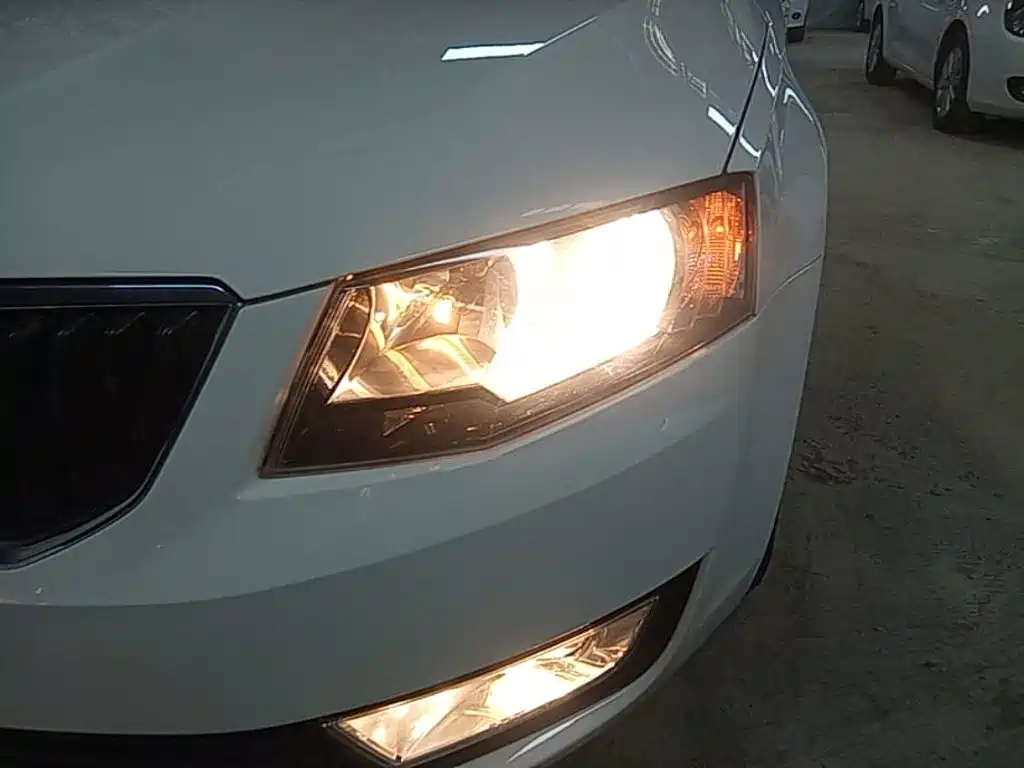 Skoda Octavia 2015 — фото 24