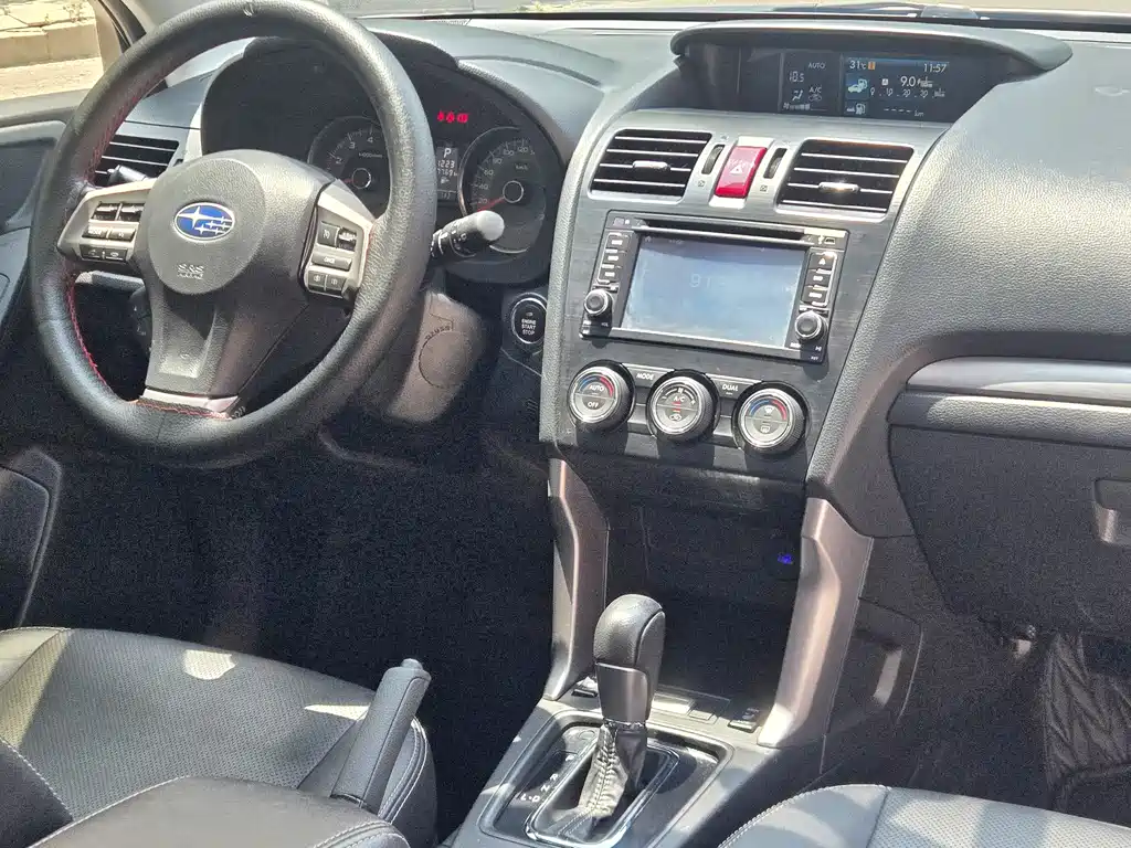 Subaru Forester 2014 — фото 8