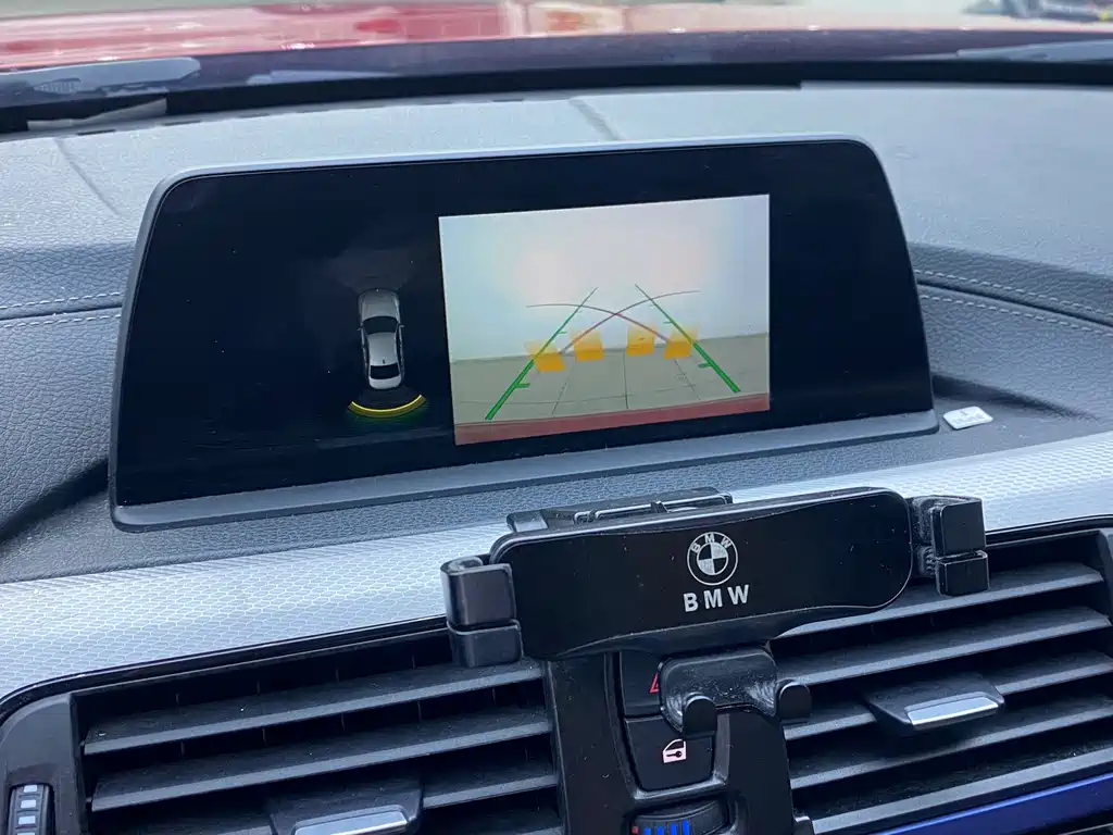 BMW 3 Series 2018 — фото 13