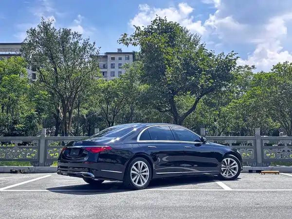 Mercedes-Benz S-Class 2024