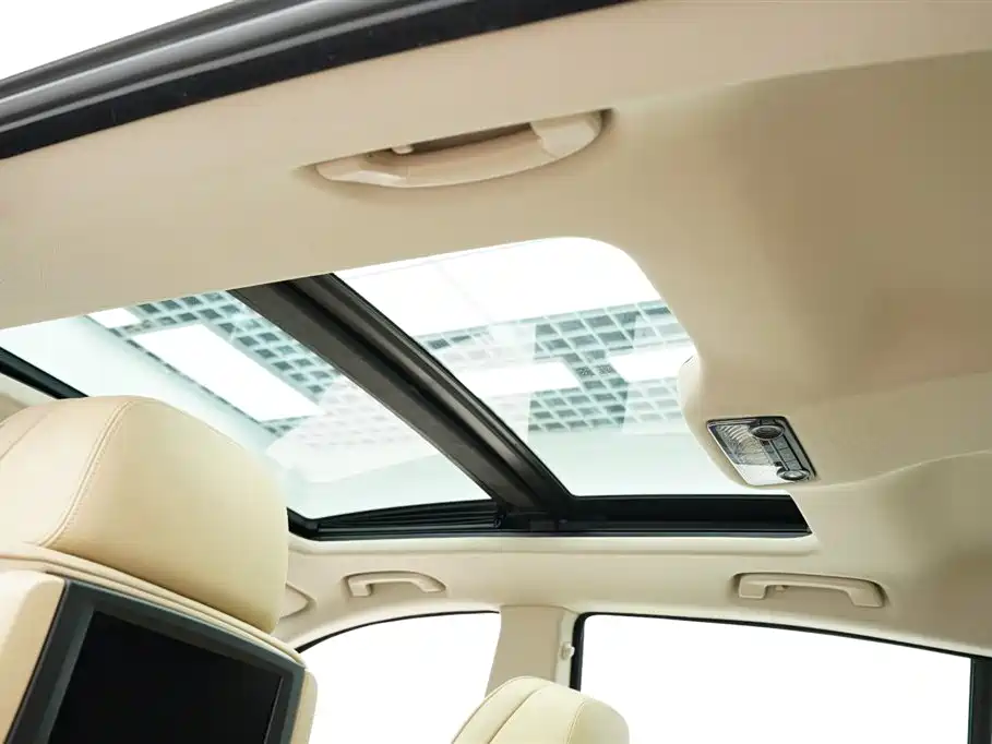 BMW 5 Series GT 2015 — фото 16
