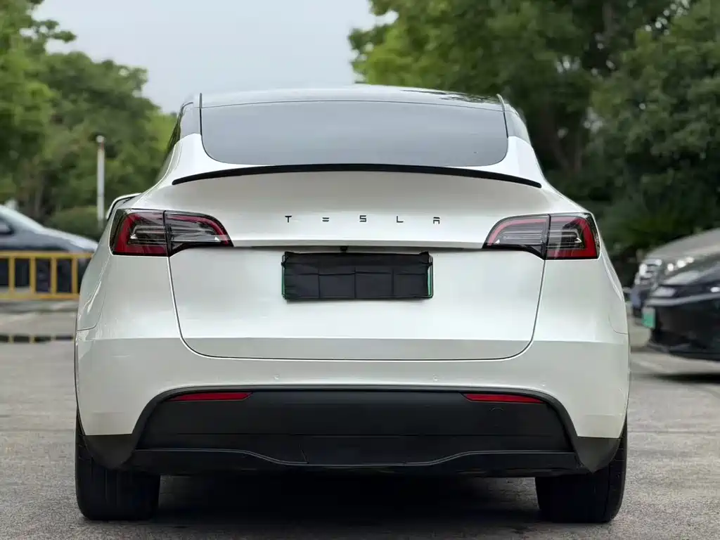 Tesla Model Y 2022 — фото 8