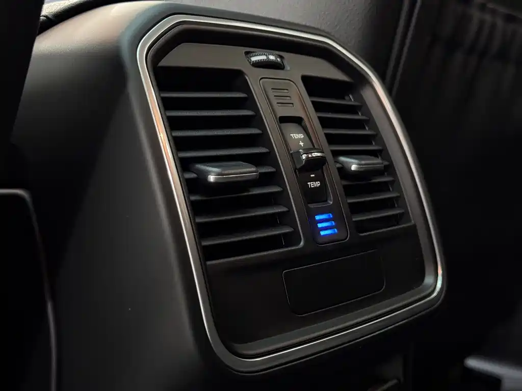 Porsche Macan 2016 — фото 15