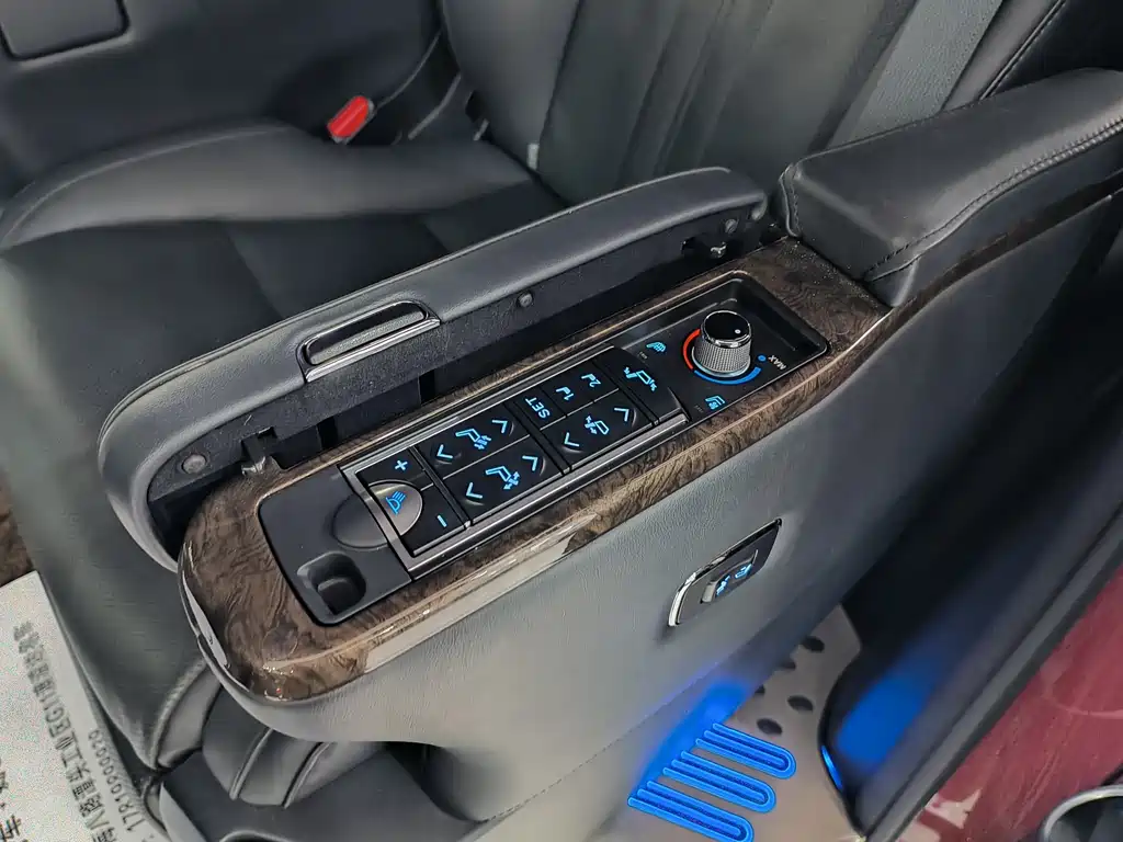 Toyota Alphard 2020 — фото 9