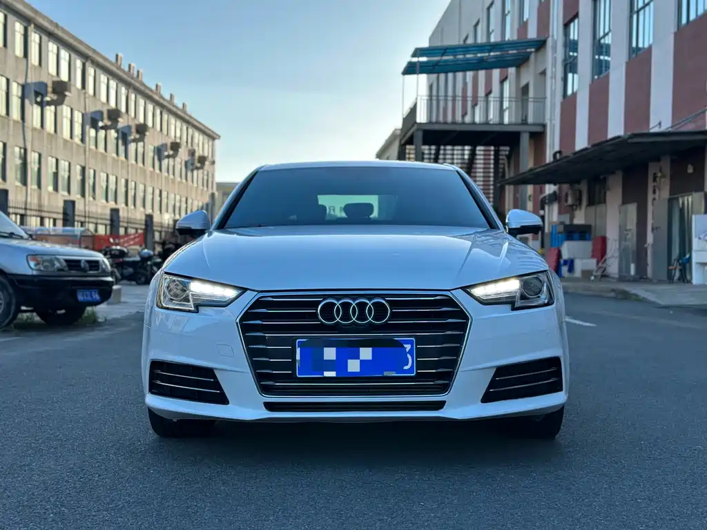 Audi A4L 2018 — фото 11