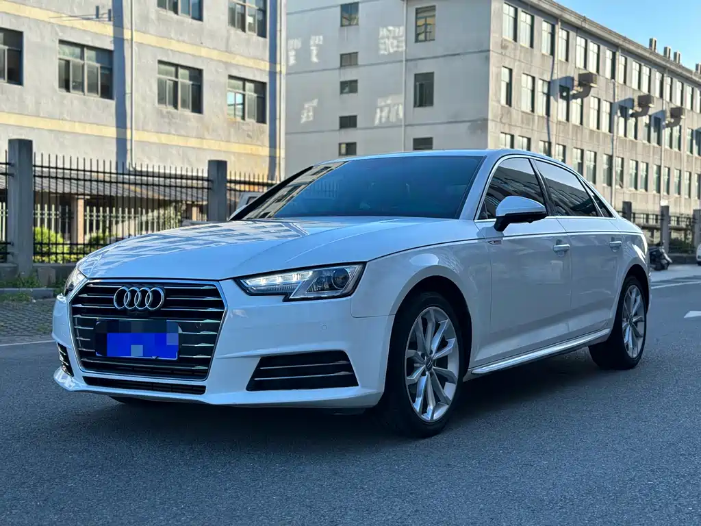 Audi A4L 2018 — фото 10