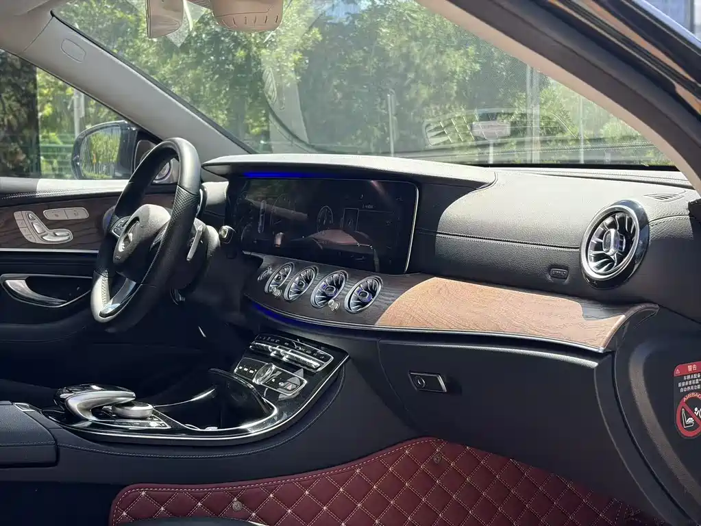 Mercedes-Benz E-Class 2016 — фото 12