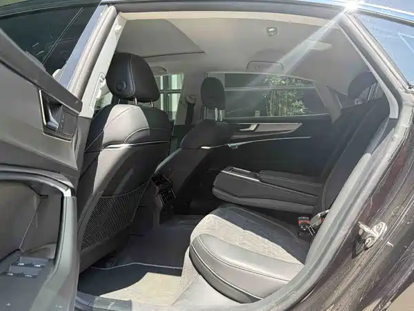 Audi A7L 2024