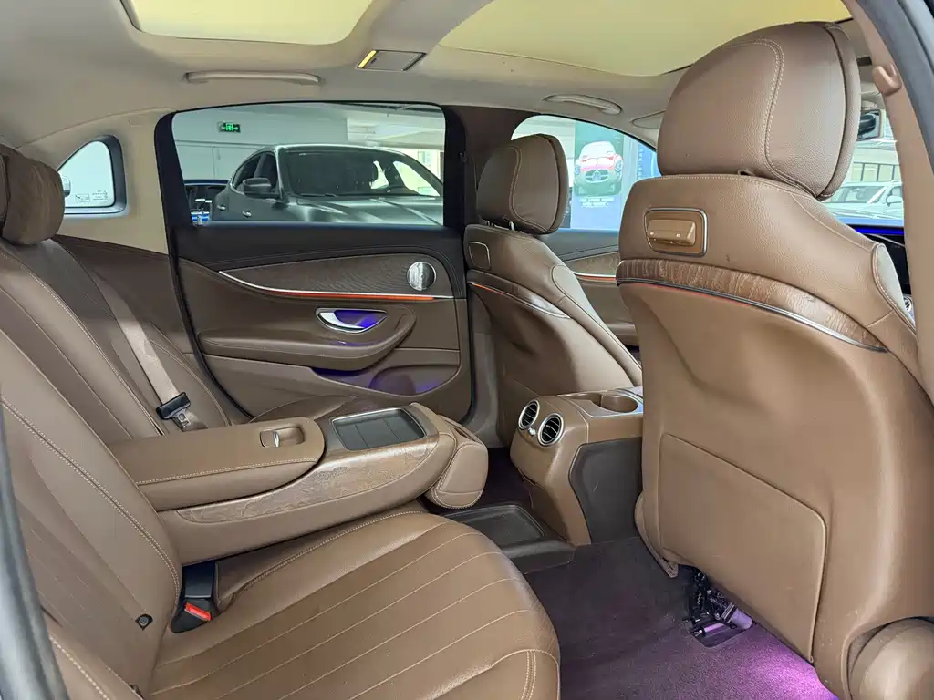 Mercedes-Benz E-Class 2020 — фото 11