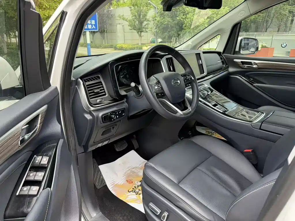 GAC Motor Trumpchi M8 2022 — фото 4
