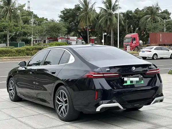 BMW i5 2024