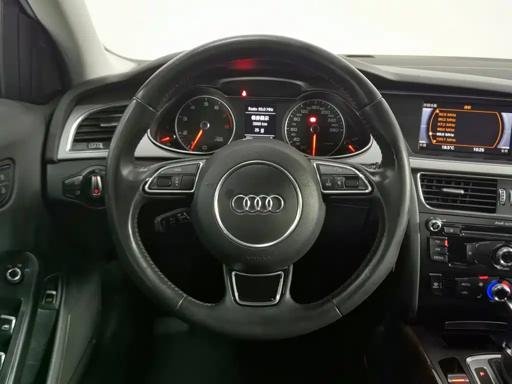 Audi A4L 2014 — фото 11
