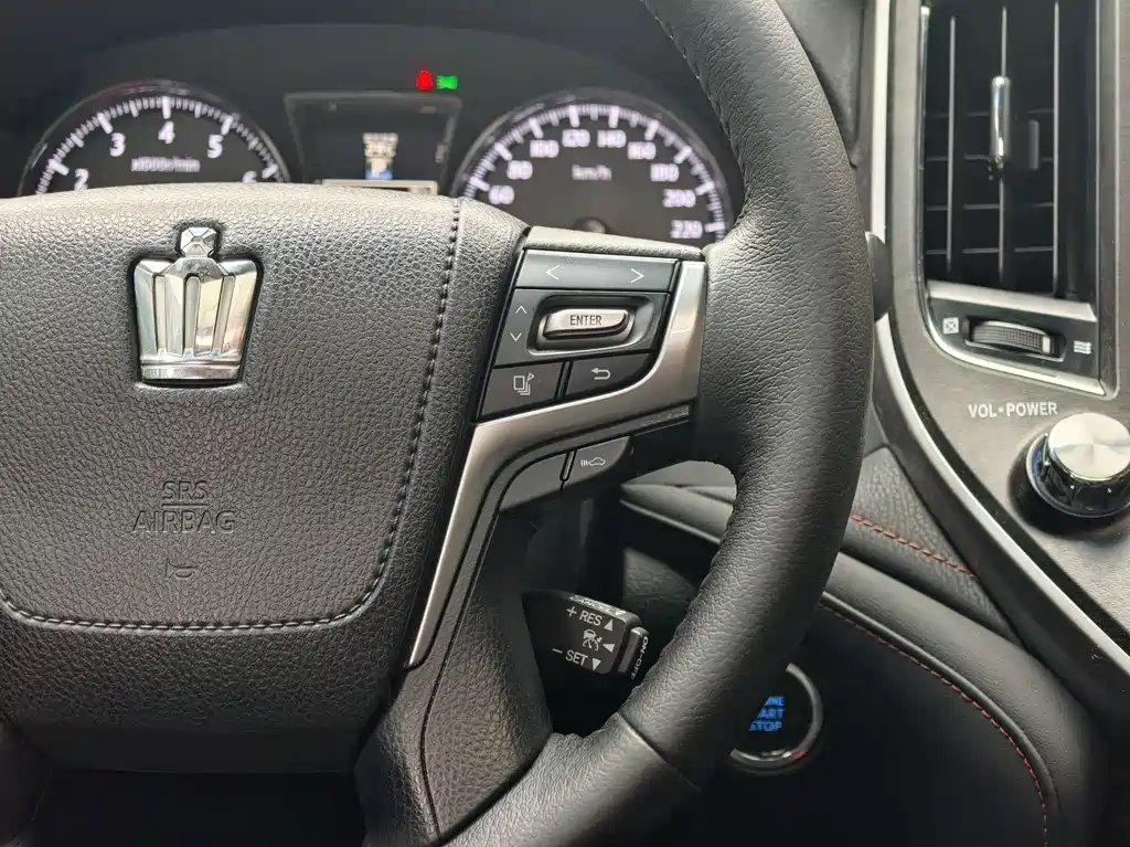 Toyota Crown 2015 — фото 13
