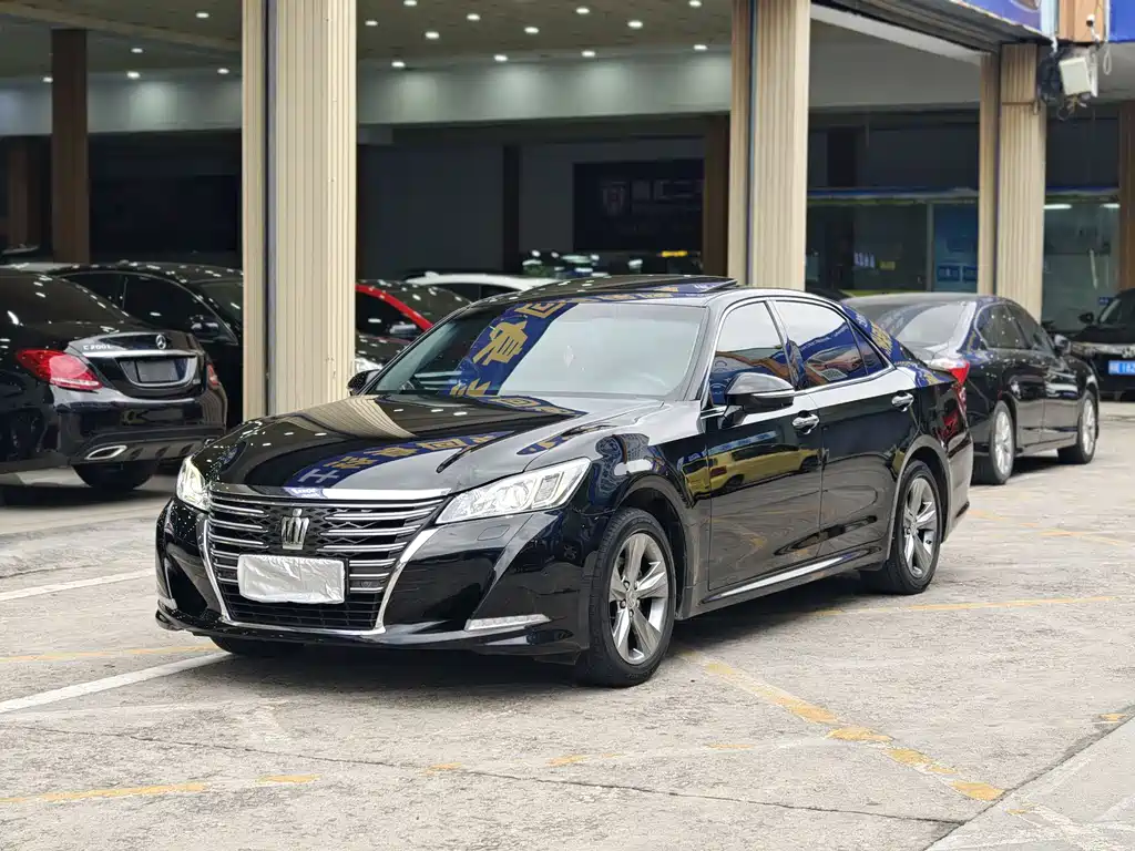 Toyota Crown 2015 — фото 20