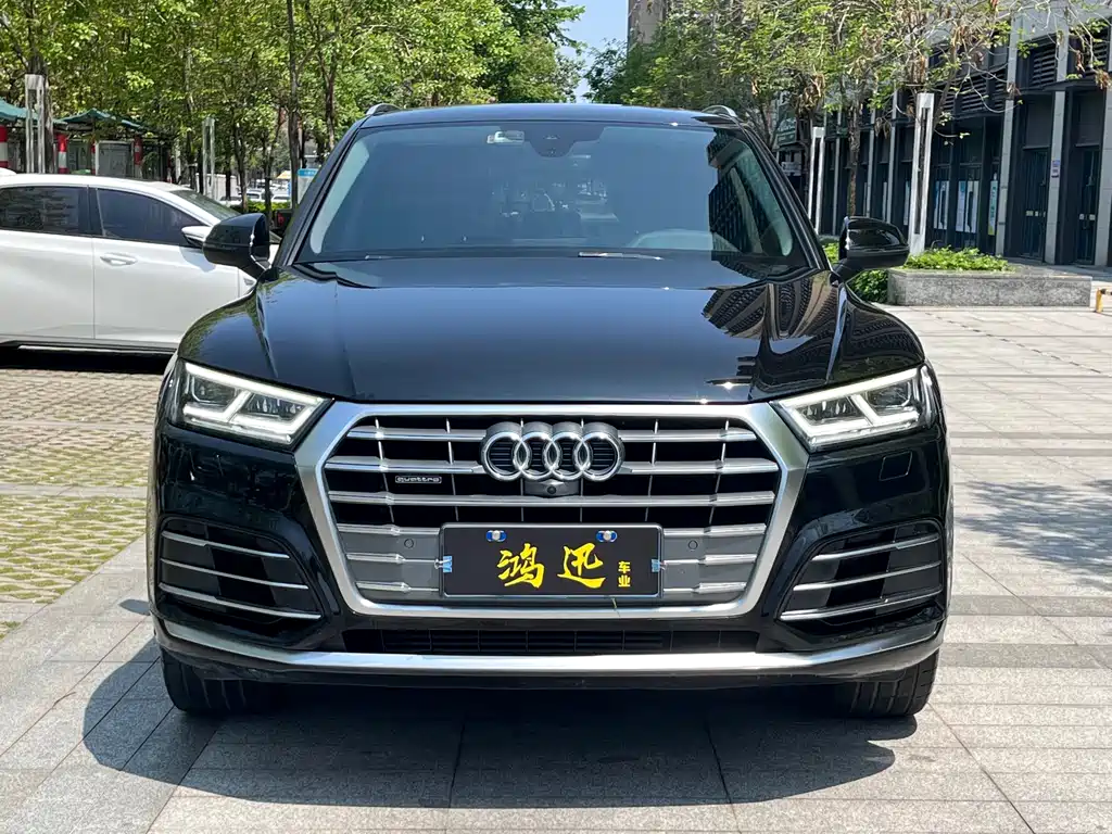 Audi Q5L 2021 — фото 2