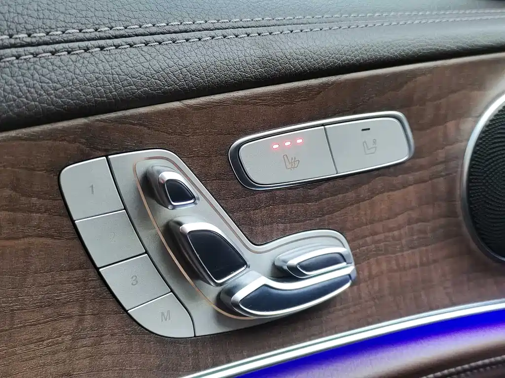 Mercedes-Benz E-Class 2016 — фото 22