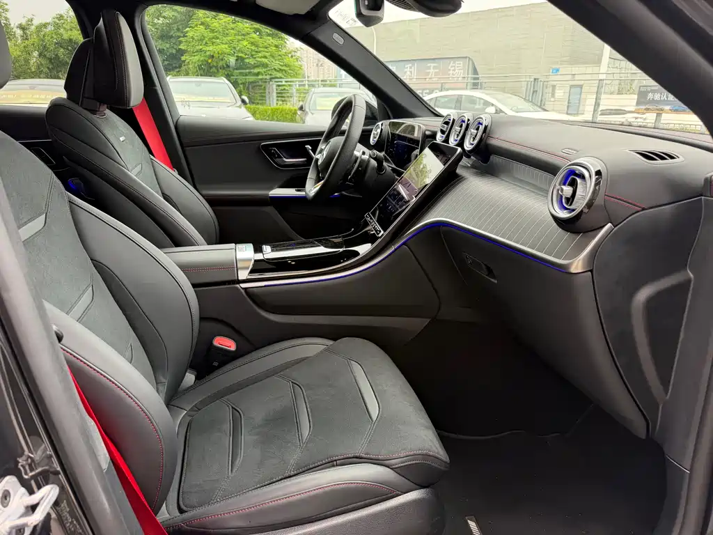 Mercedes-Benz GLC AMG 2025 — фото 15