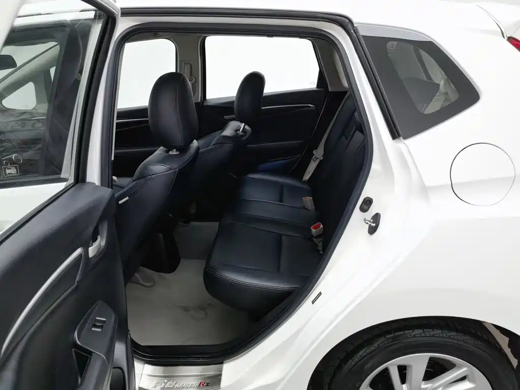 Honda Fit 2015 — фото 15