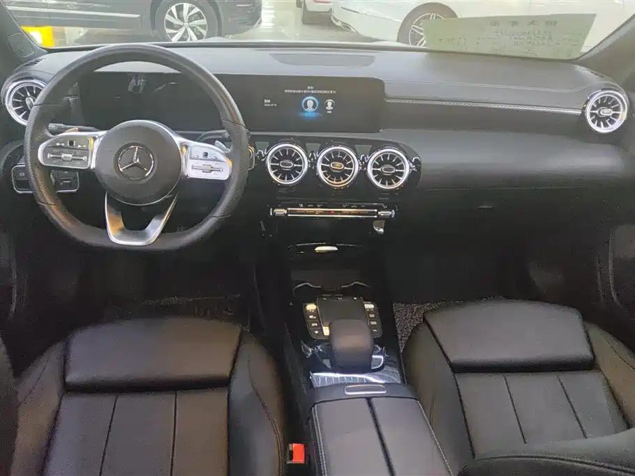 Mercedes-Benz A-Class 2022 — фото 12