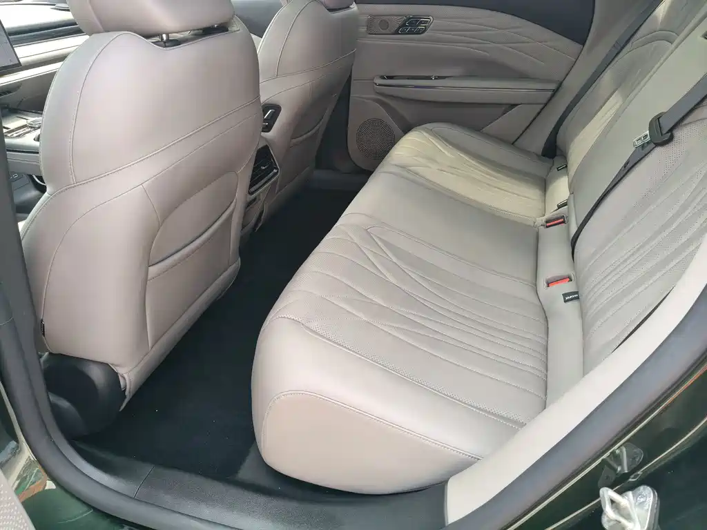 Geely Galaxy Starshine 8 2025 — фото 10