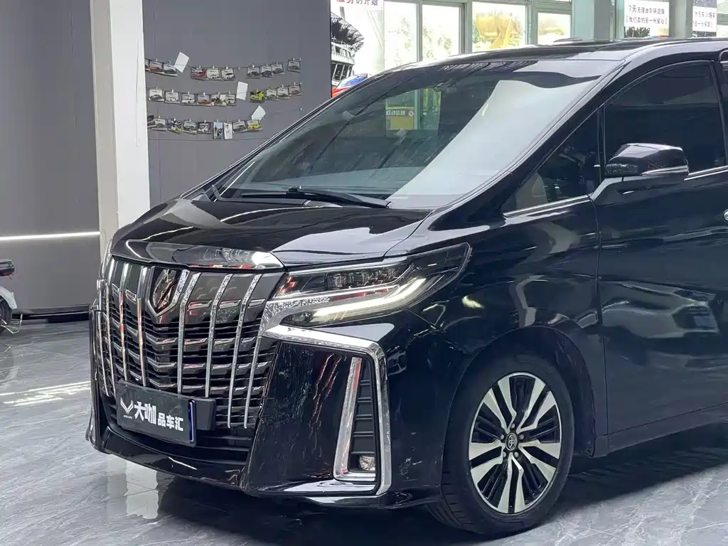 Toyota Alphard 2018 — фото 7