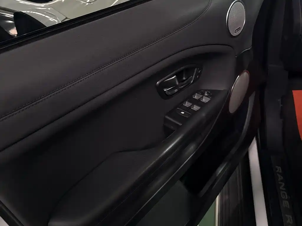 Land Rover Range Rover Evoque 2019 — фото 12