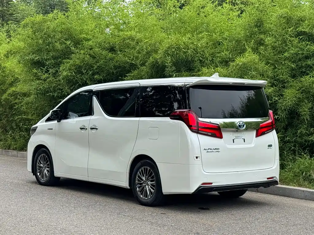 Toyota Alphard 2021 — фото 16