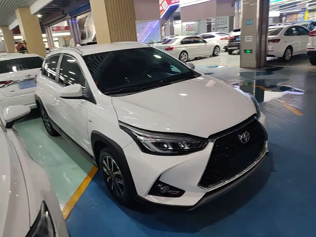 Toyota Yaris L 2022 — фото 4