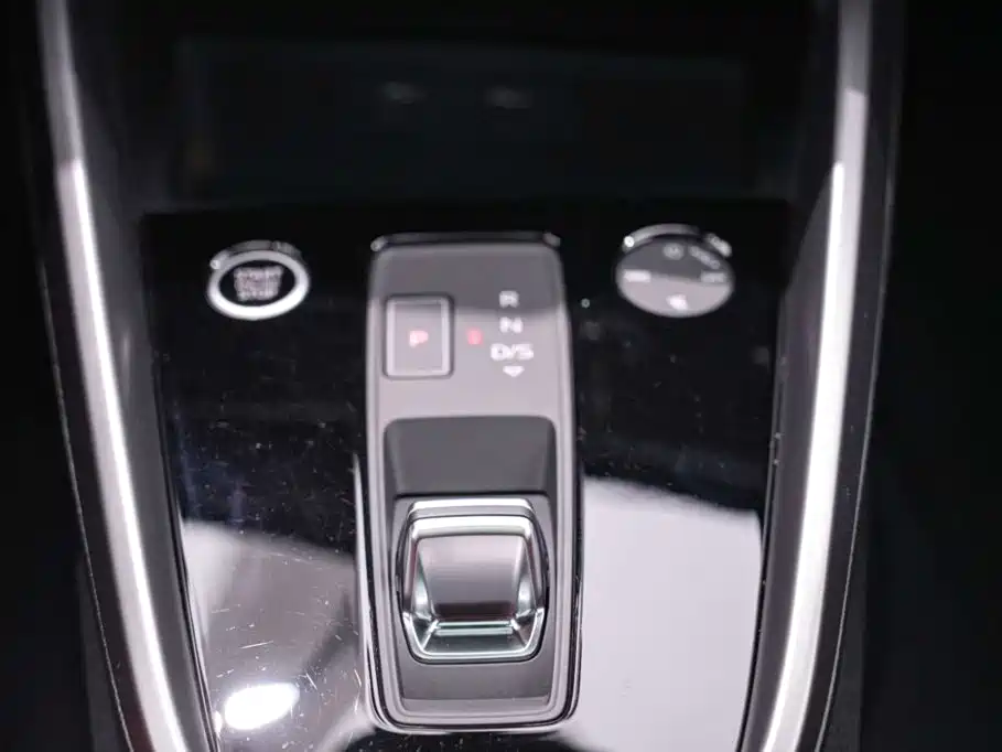 Audi A3 2023 — фото 19