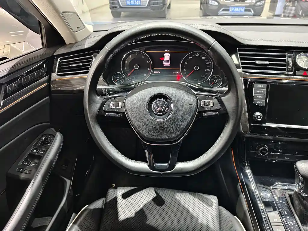 Volkswagen Phideon 2017 — фото 6