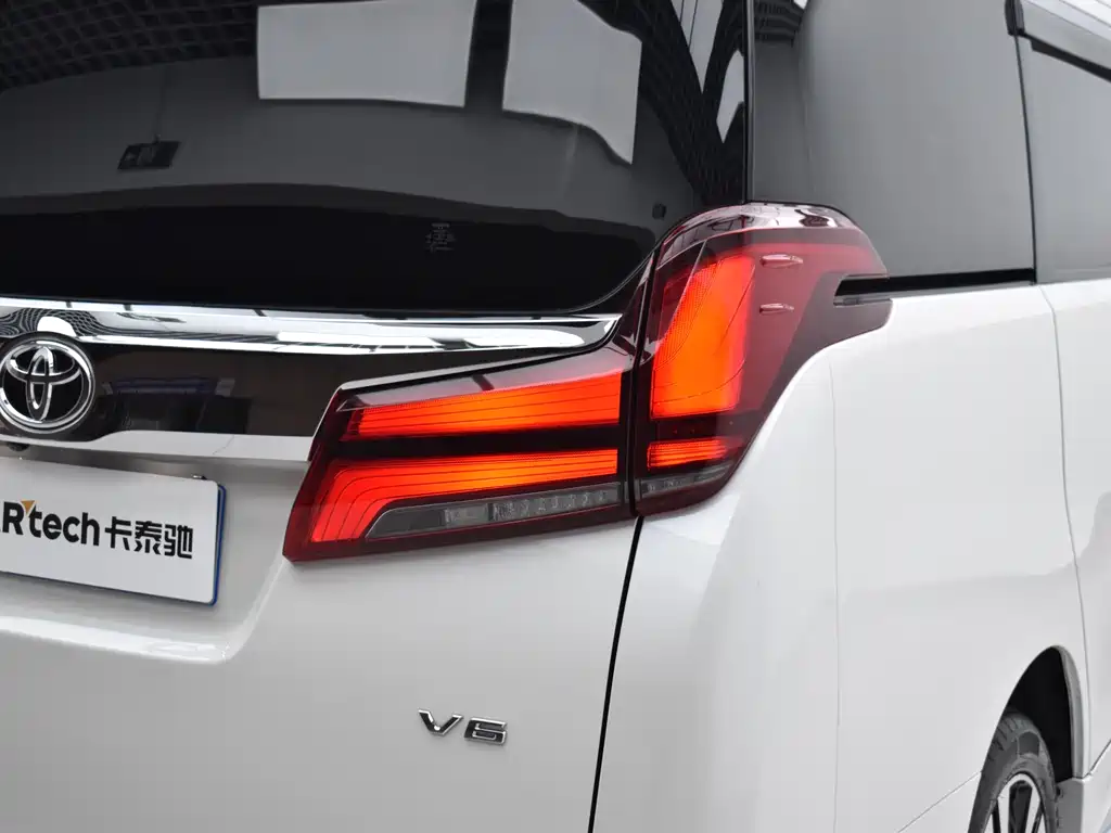 Toyota Alphard 2018 — фото 21