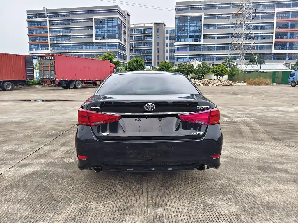 Toyota Crown 2018 — фото 5