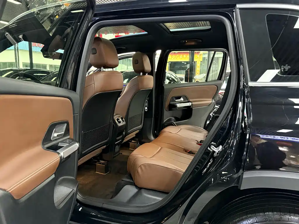 Mercedes-Benz GLB 2023
