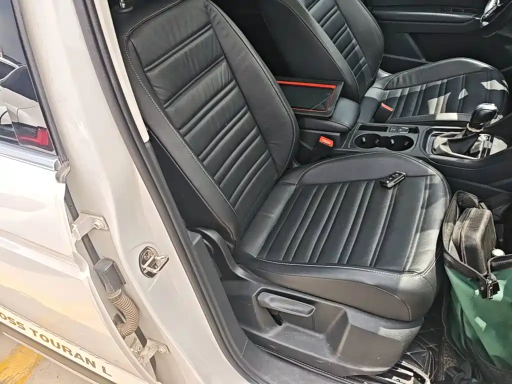 Volkswagen Touran 2019 — фото 25
