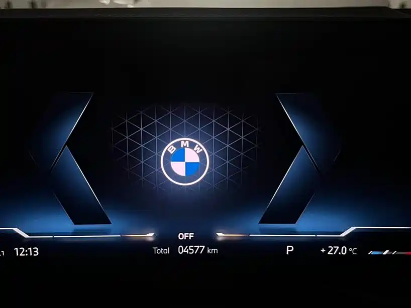 BMW 3 Series 2025 — фото 11