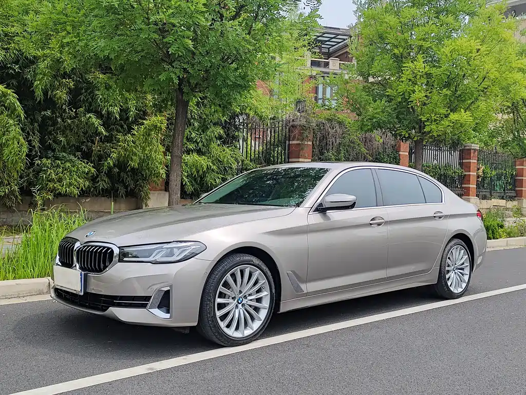 BMW 5 Series 2022 — фото 15