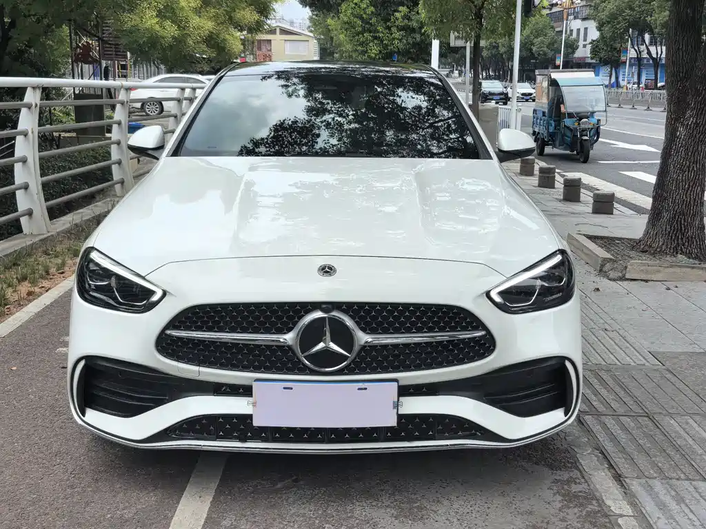 Mercedes-Benz C-Class 2024