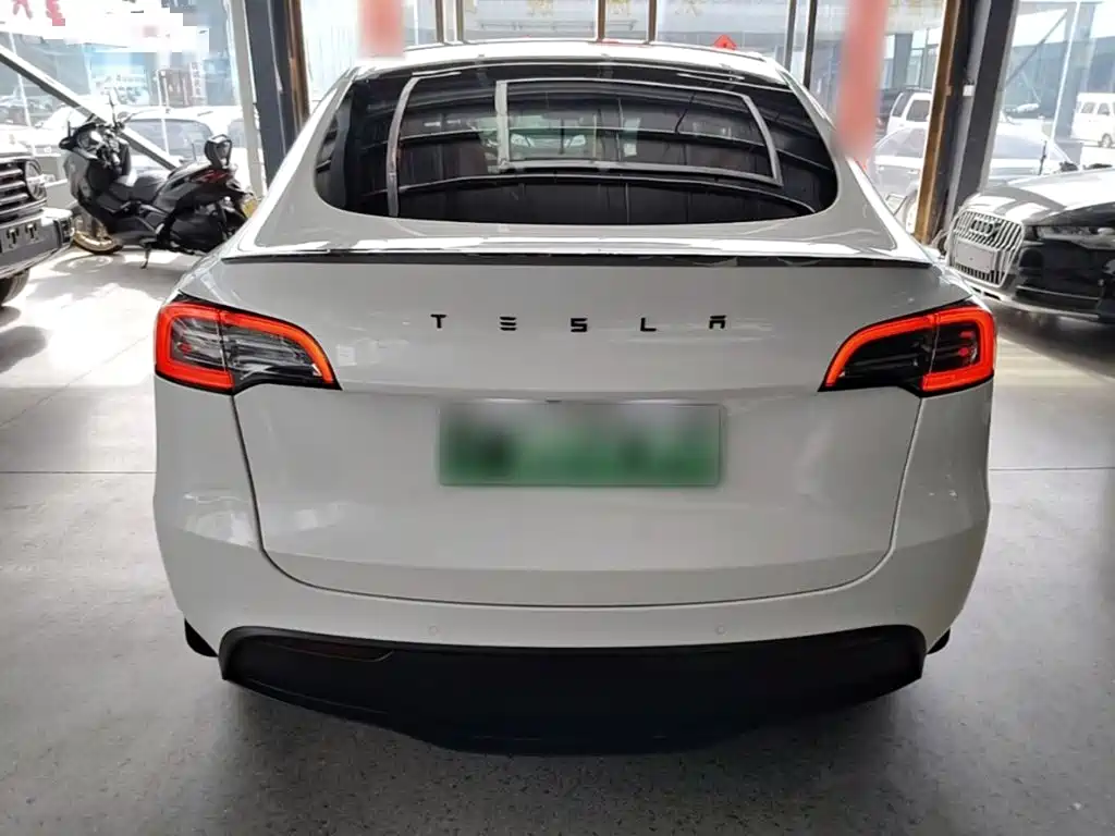 Tesla Model Y 2022 — фото 6