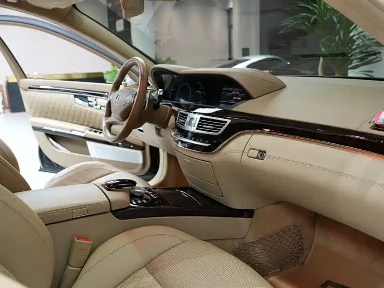 Mercedes-Benz S-Class AMG 2012 — фото 14