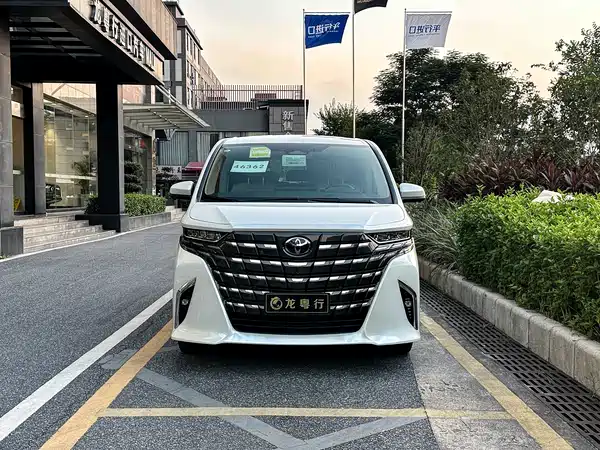 Toyota Alphard 2025