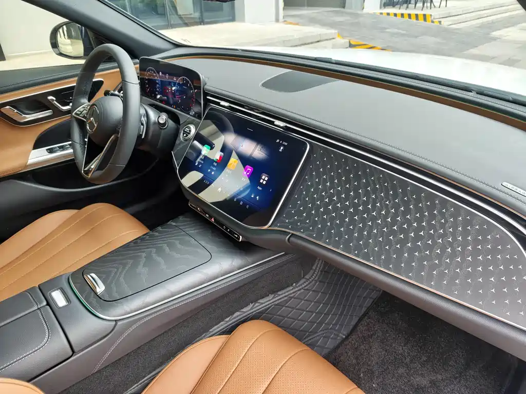 Mercedes-Benz E-Class 2025 — фото 26